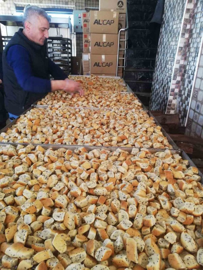 Beypazarı Kurusunun Çörek Otlu Ve Çikolatalısı İmal Edildi