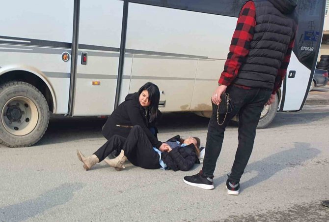 Otomobilin Çarptığı Kadın Böyle Havalandı