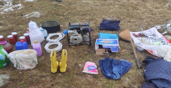 Yayla Evlerinde Ne Varsa Çalmışlar