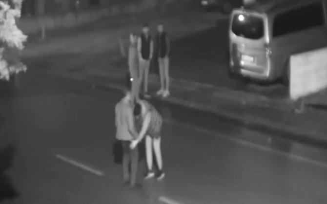 Parayı Gazinoda Harcayıp, Çıkışta Yaşlı Adamı Gasp Ettiler