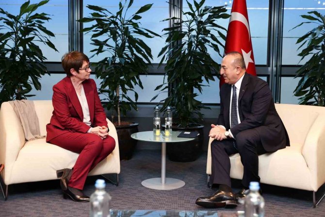 Bakan Çavuşoğlu, Avrupa Yatırım Bankası Başkan Yardımcısı Ve Avrupa İ̇mar Ve Kalkınma Bankası Başkanı İle Görüştü