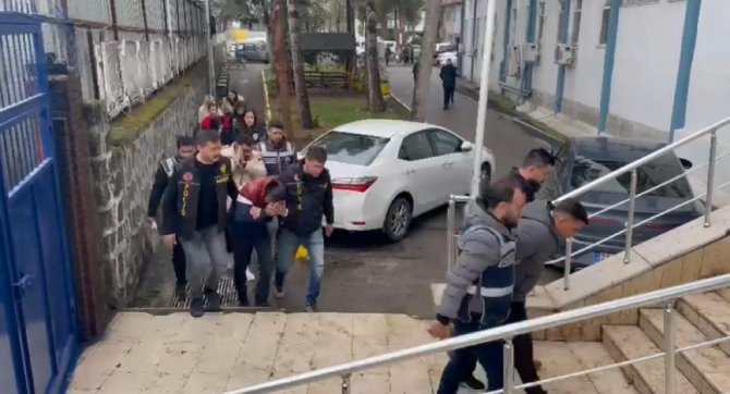 Diyarbakır’da Fuhuştan Gözaltına Alınan 7 Şüpheliden 4’ü Tutuklandı