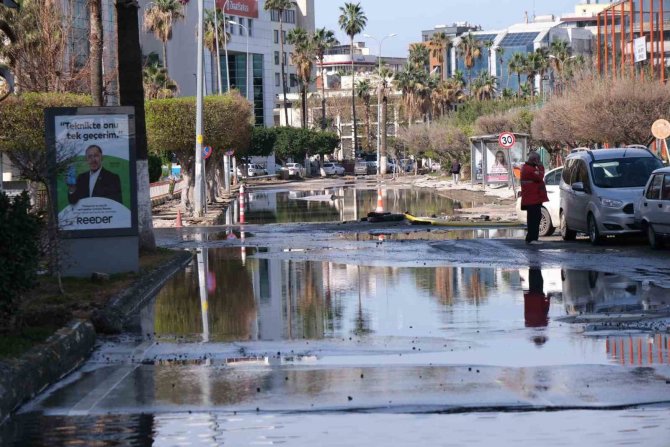 İ̇skenderun’da Deniz Taşkınları Devam Ediyor