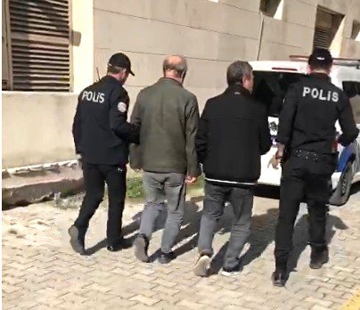 Edremit’te Mağazalardan Hırsızlık Yapan 2 Kişi Yakalandı
