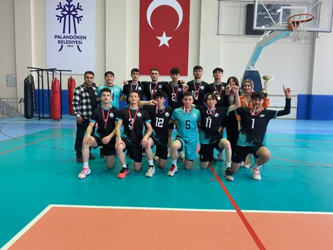 İ̇ki Takım İki Kupa