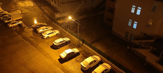 Aşkale Güne Kar İle Uyandı