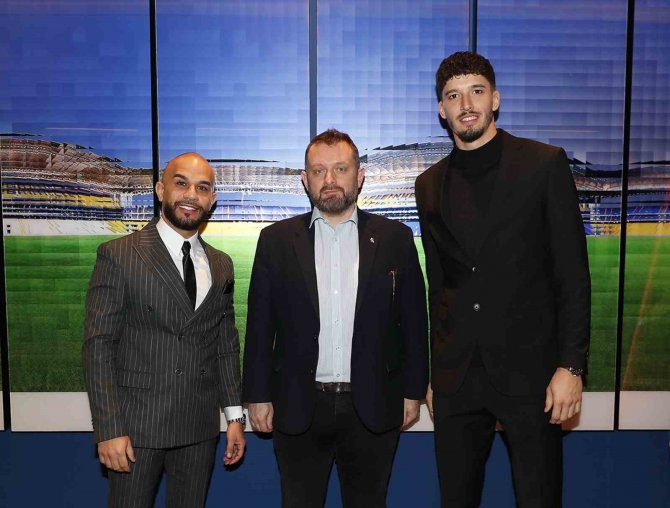 Altay Bayındır İçin İmza Töreni Düzenlendi