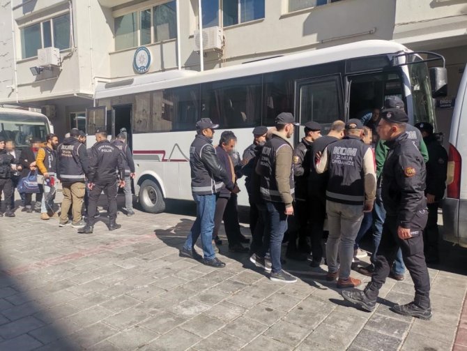 ‘Gazi Turgut Aslan Operasyonu’nda 30 Tutuklama