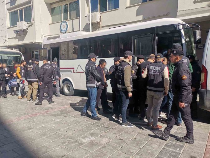 ‘Gazi Turgut Aslan Operasyonu’nda Gözaltına Alınan Fetö Şüphelileri Adliyede