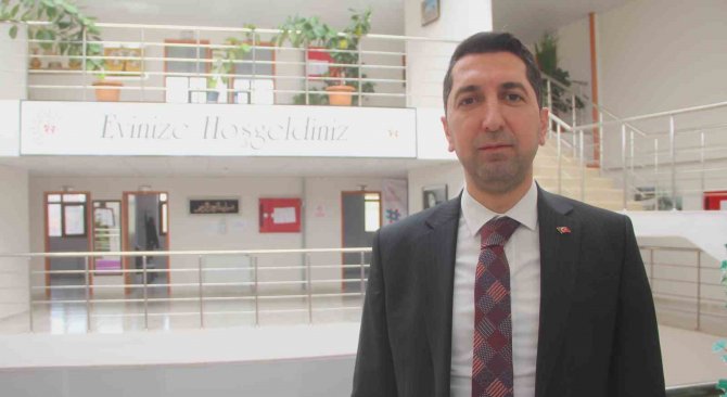 Depremzedeler Yurtlarda Ağırlanmaya Devam Ediyor
