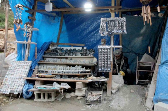 Hatay’da 67 Yıllık Taş Ustasını Deprem Bile Durduramadı
