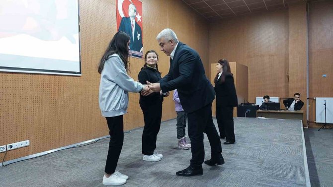 Hisarcık’ta Derece Alan Öğrenciler Ödüllendirildi