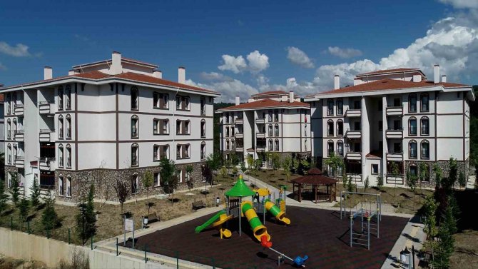 ’İ̇lk İ̇ş Yerim’ Ve ’İ̇lk Evim Arsa’ İçin Kura Çekimi Eş Zamanlı Olarak Devam Ediyor