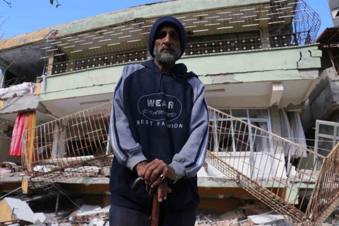 Kanser Hastası Ağabeyini Ziyarete Giden Genç, O Evde Depreme Yakalanıp Hayatını Kaybetti