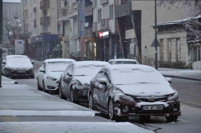 Mart Ayında Kars’a Kar Sürprizi