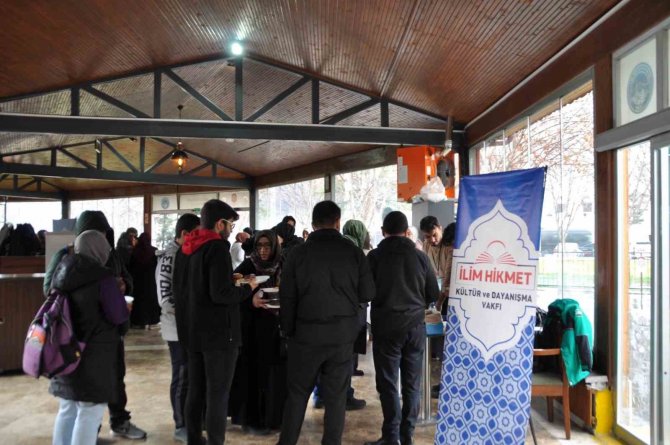 İ̇lim Hikmet Vakfı, Depremzedeleri Hayır Çarşısı’nda Ağırladı