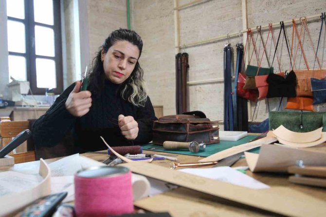 Ahi Evran’ın Mesleğini Sürdüren Tek Kadın, İşini Aşk İle Yapıyor