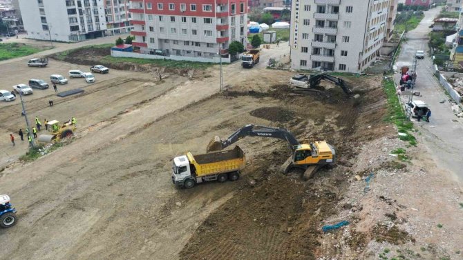 Kocaeli Büyükşehir, Hatay Esnafına 7 Noktada Prefabrik Çarşı Kuruyor