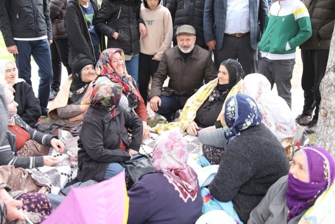 Başkan Çolakbayrakdar, Şükür Sofrasında Vatandaşlarla Bir Araya Geldi