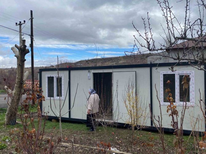 Konyaaltı Belediyesi Deprem Bölgesine Yardımlarını Sürdürüyor