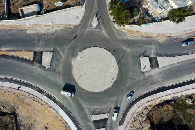 Başkan Kavuş, Meram’ın Yeni Caddelerinde İncelemelerde Bulundu