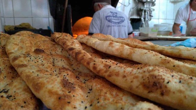 Kütahya’da Ramazan Pidesinin Fiyatları Belli Oldu