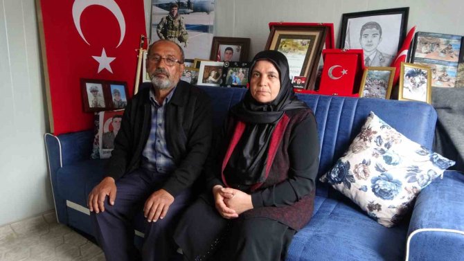 Depremde Evi Hasar Gören Şehit Ailesi Konteynerde Yaşıyor