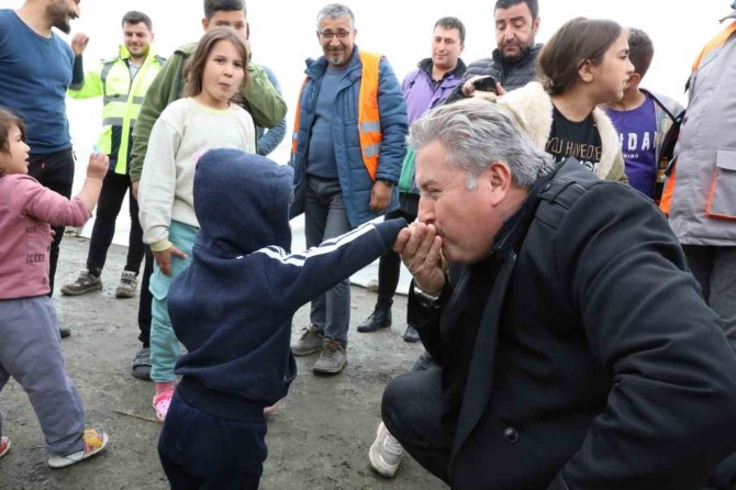 Başkan Palancıoğlu Kahramanmaraş Çadırkent’te Depremzedeleri Ziyaret Etti