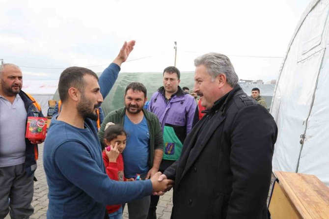 Başkan Palancıoğlu Kahramanmaraş Çadırkent’te Depremzedeleri Ziyaret Etti