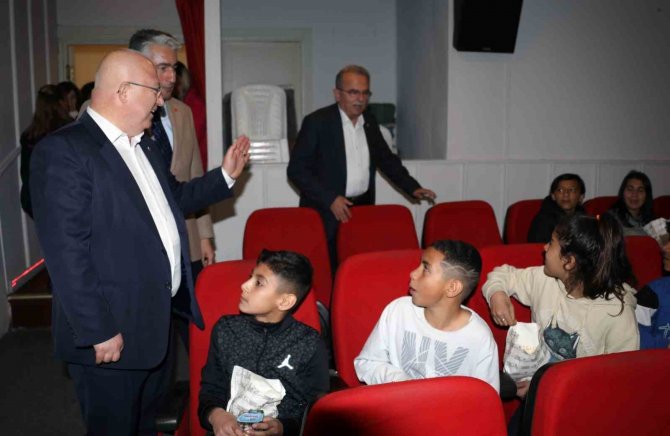 Menteşe Belediyesi Depremzede Çocuklara Moral Oldu