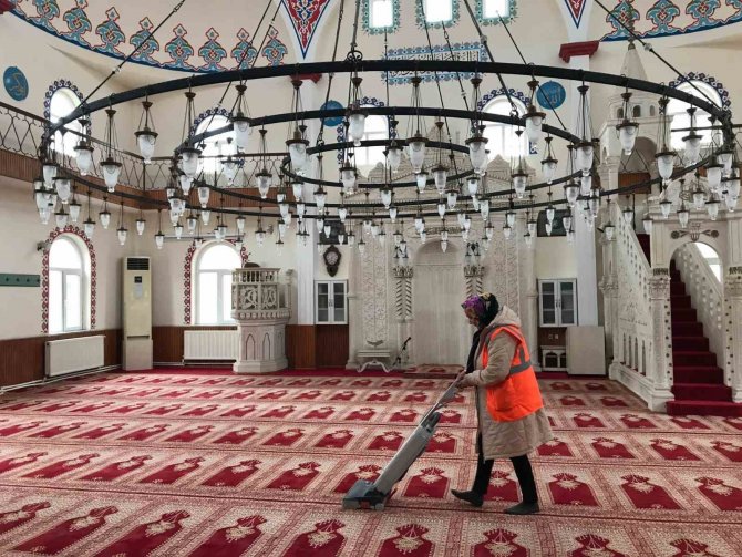 Altınordu’da Camiler Ramazan Ayına Hazırlanıyor