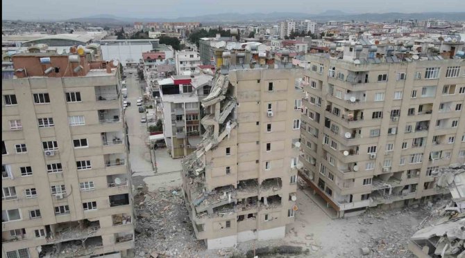 Osmaniye’de Acil Yıkım Kararı Bulunan 410 Bina Yıkıldı, 236’sının Enkazı Kaldırıldı