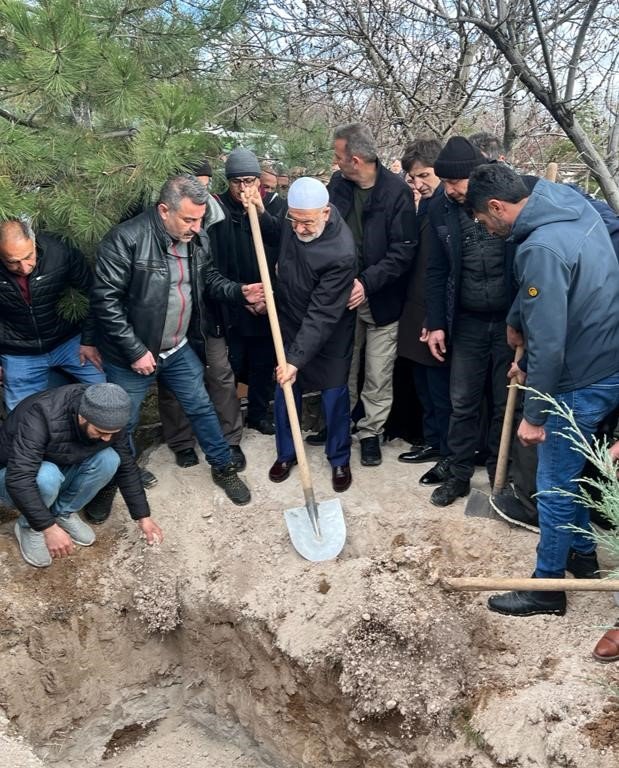 Sp Genel Başkanı Karamollaoğlu, Nevşehir İ̇l Başkanı Simit’in Cenaze Törenine Katıldı