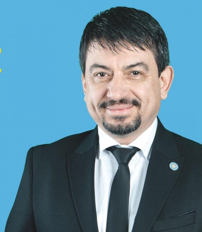 Meclis Üyeliğinden İstifa Eden Tolga Pirinçci Aday Adaylığını Duyurdu