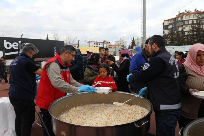 Şehzadeler Belediyesi Ramazan’da Da Sofraları Ve Etkinlikleriyle Deprem Bölgesinde Olacak