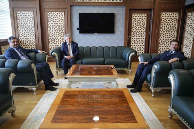 Şırnak Üniversitesi Rektörü Alkış, Misafir Üniversite Heyetini Kabul Etti