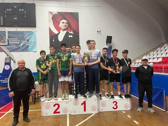 Söke Belediyespor Masa Tenisi’nde Sezonu 5 Kupayla Kapattı