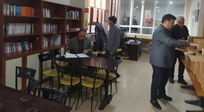 Tavşanlı Myo’ya 450 Kitap Bağışı