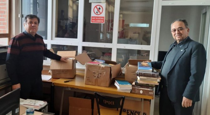 Tavşanlı Myo’ya 450 Kitap Bağışı