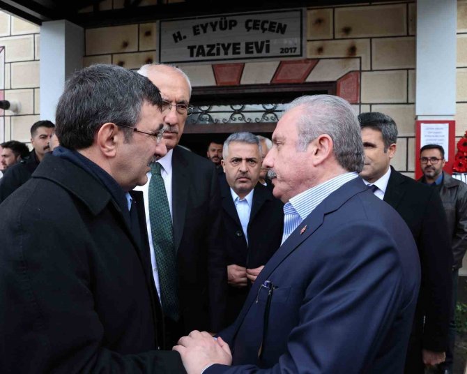 Meclis Başkanı Şentop, Yılmaz’ın Annesinin Taziyesine Katıldı