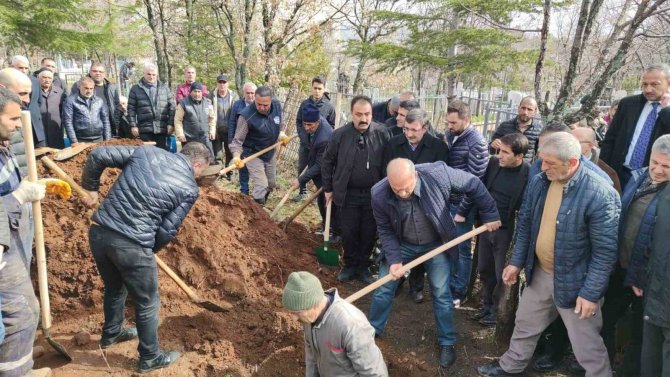 Tbmm Plan Ve Bütçe Komisyonu Başkanı Yılmaz’ın Annesi Vefat Etti
