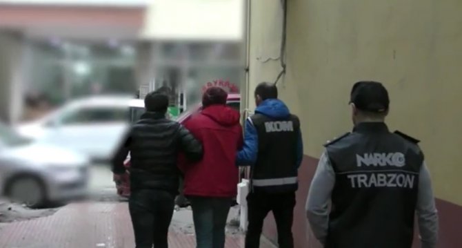 Trabzon’da Emniyet’ten Uyuşturucu Satıcılarının ‘Kökünü Kurutma’ Operasyonu