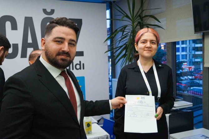 Uşaklı İş Adamı Başaltın Aday Adaylığı Müracaatını Yaptı