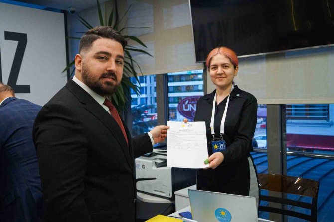 Uşaklı İş Adamı Başaltın Aday Adaylığı Müracaatını Yaptı