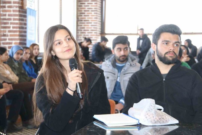 Edremit Belediyesi Yks’ye Girecek Gençlerin Sınav Ücretini Bu Yıl Da Karşılayacak