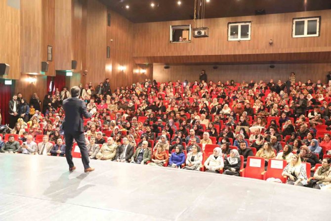 İ̇pekyolu Belediyesinden ‘Aile Bilinci’ Semineri