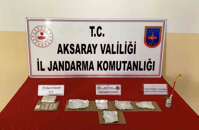 ’Kaput’ Vites Altındaki Uyuşturucuyu Burnuyla Koklayıp Patisiyle Çıkardı