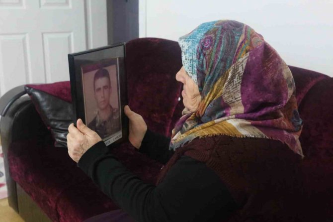 Sokak Ortasında Saldırıya Uğrayan Şehit Annesi Hastanelik Oldu