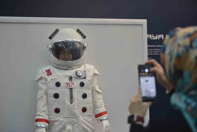 Yıldırımlı Çocuklar Uzay Yolculuğunda