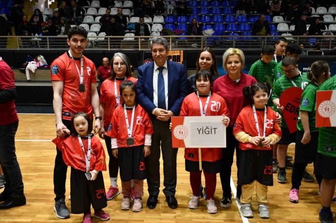Özel Bireyler Spor Alanında Balıkesir’in Gurur Kaynağı Oldu